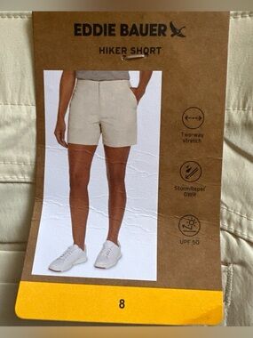 NWT Eddie Bauer Women's 2-Way Stretch UPF 50 Hiker Shorts Cream Color Size 8